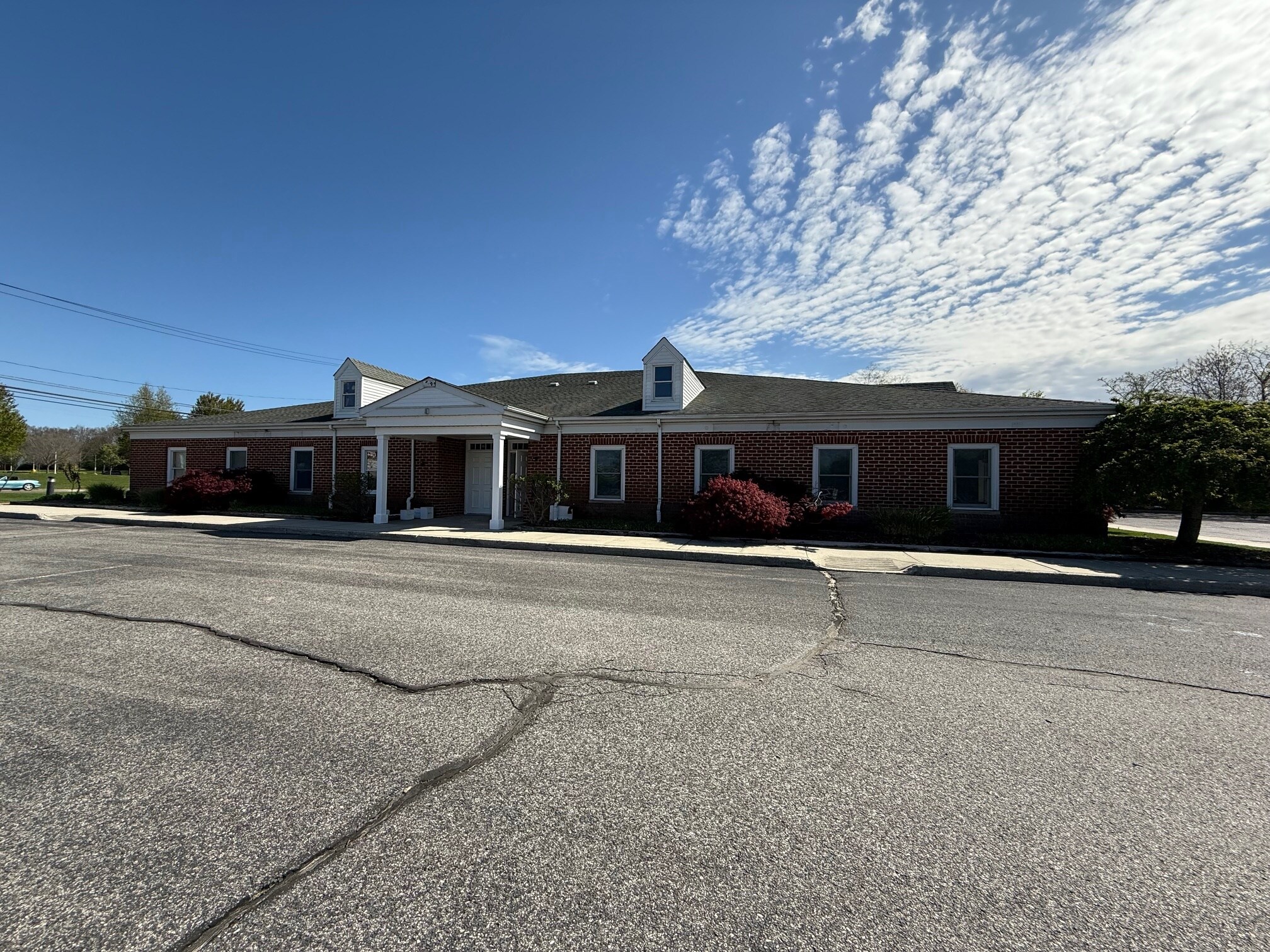 1149 Old Country Rd, Riverhead, NY for lease Building Photo- Image 1 of 9