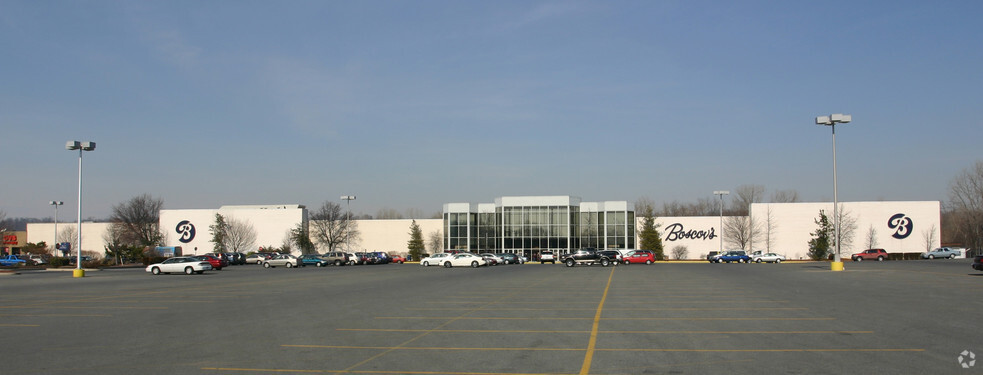 2231 Lebanon Valley Mall, Lebanon, PA for sale - Primary Photo - Image 1 of 1