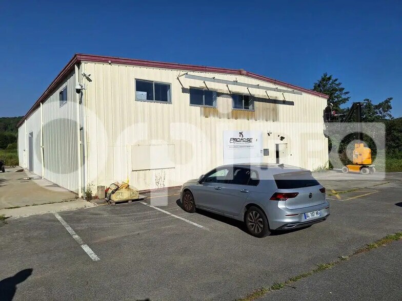 Flex in Chiry-Ourscamp for sale - Building Photo - Image 1 of 8