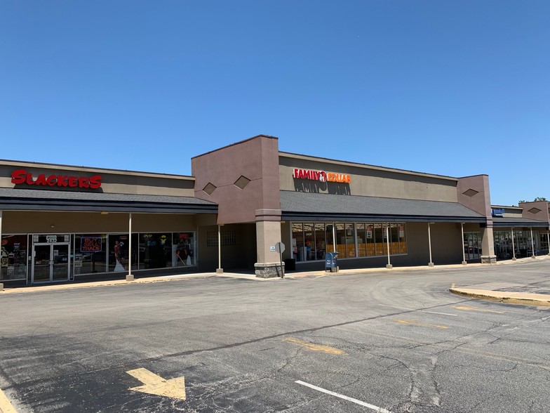 2402-2498 W Clay St, Saint Charles, MO for lease - Building Photo - Image 1 of 2