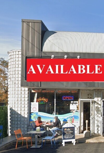 135 W Jericho Tpke, Huntington Station, NY for sale - Primary Photo - Image 1 of 1