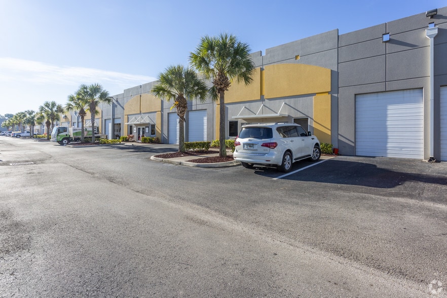 12801 Commerce Lakes Dr, Fort Myers, FL for sale - Building Photo - Image 3 of 10