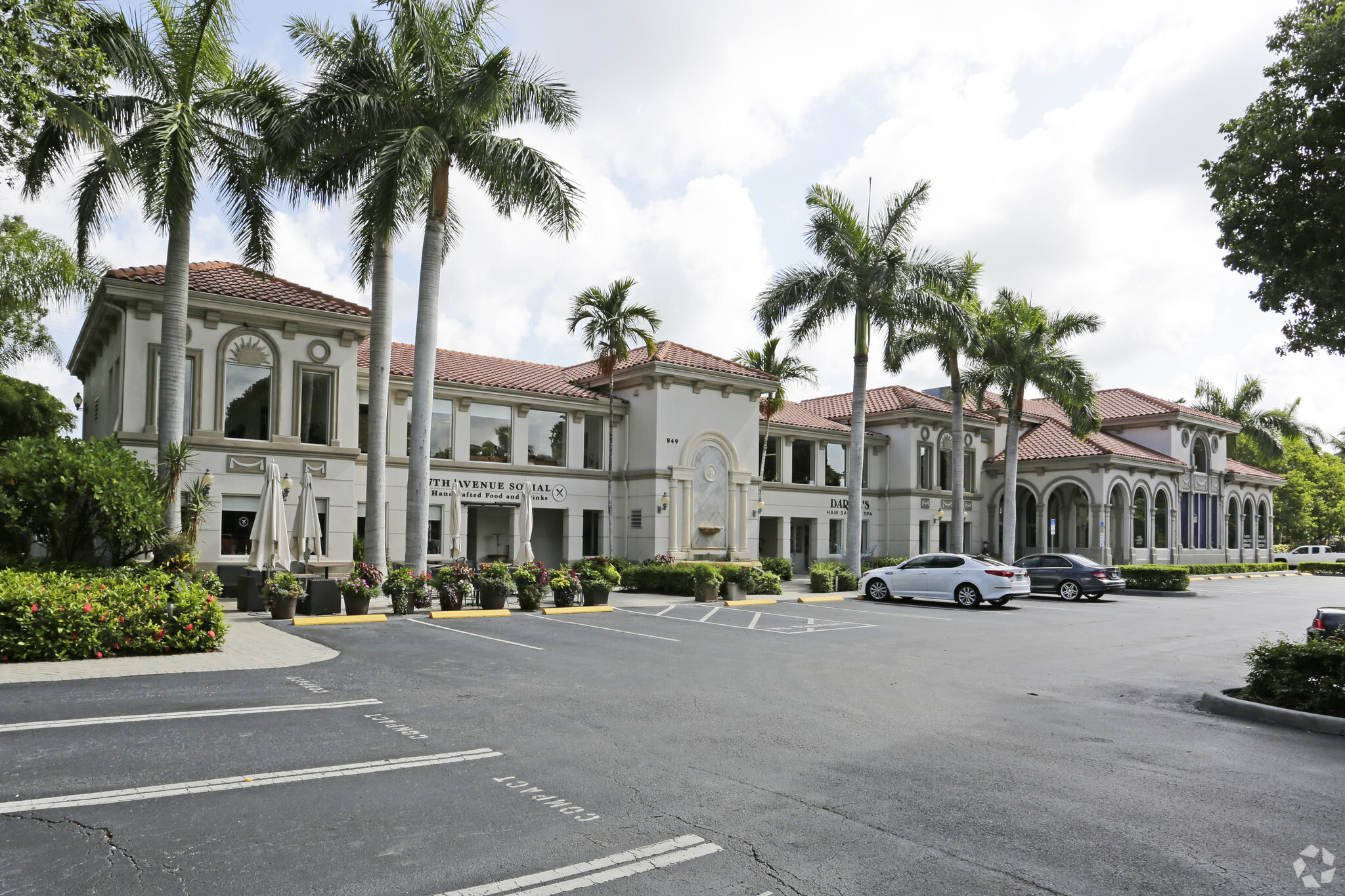 849 7th Ave S, Naples, FL for sale Primary Photo- Image 1 of 1