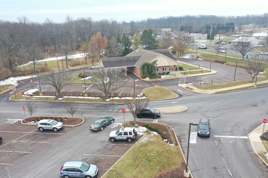 58315855 Easton Rd, Plumsteadville, PA 18949 Plumstead Square