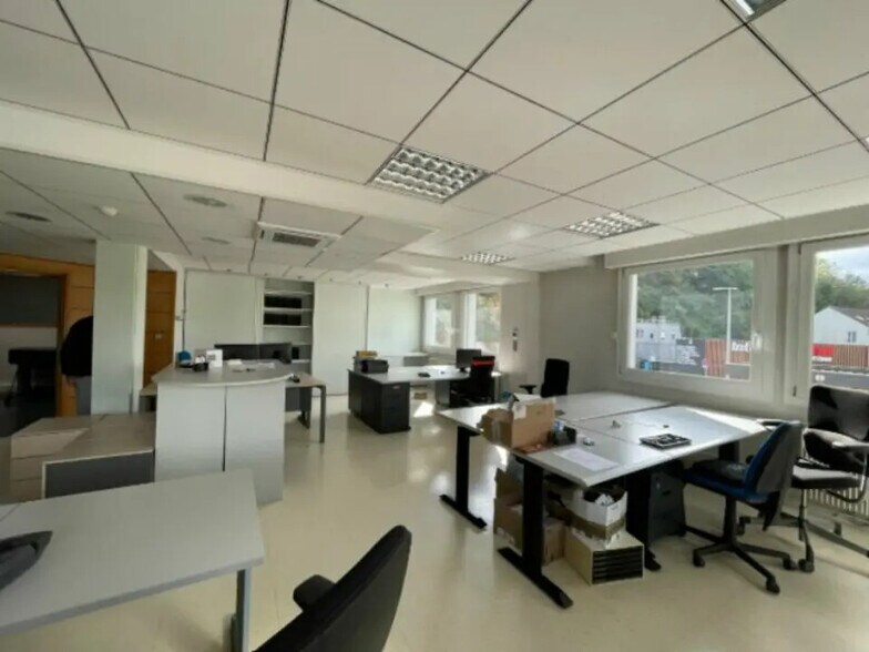 Office in Montbéliard for lease - Building Photo - Image 1 of 10