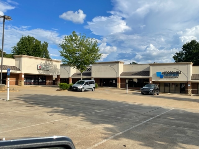 1300-1302 Lafayette Pky, Lagrange, GA for lease - Building Photo - Image 3 of 12