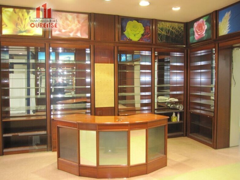 Retail in Ourense, Orense for lease - Building Photo - Image 2 of 11