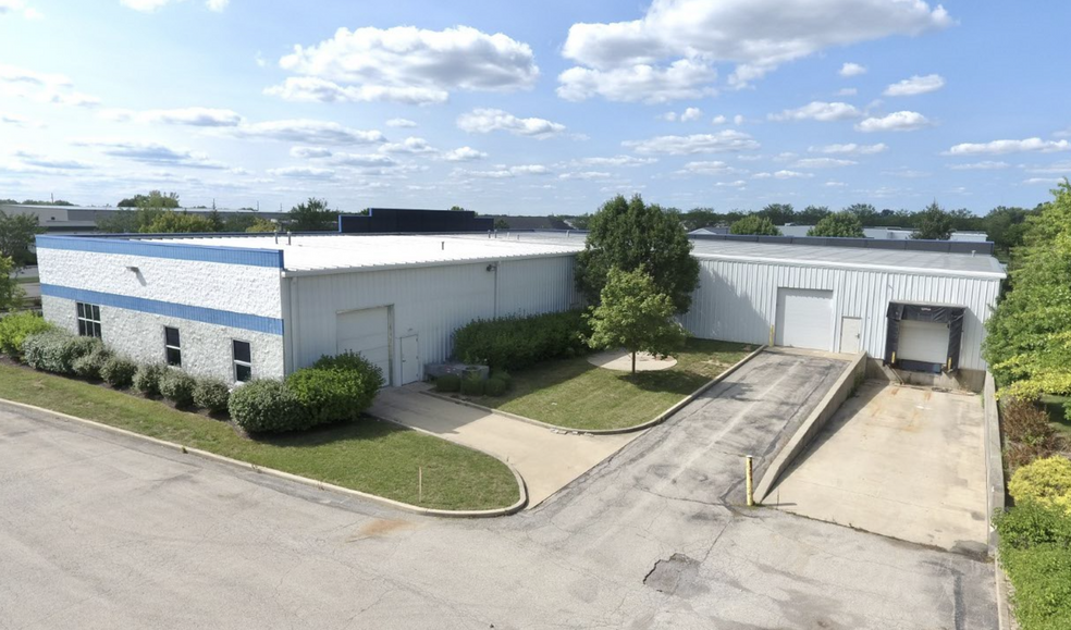 15470 Endeavor Dr, Noblesville, IN for lease - Building Photo - Image 2 of 5