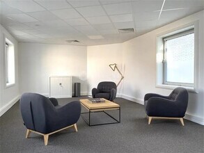 Office in Courbevoie for lease Interior Photo- Image 1 of 1