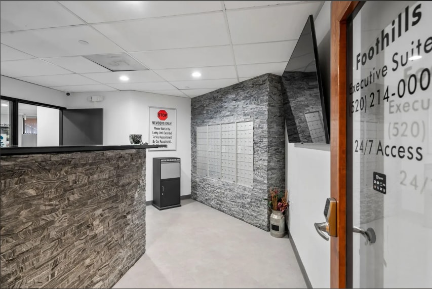 3275 W Ina Rd, Tucson, AZ for lease - Interior Photo - Image 2 of 9