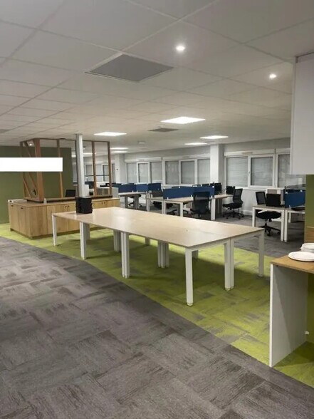 Office in Le Mans for lease - Building Photo - Image 3 of 9