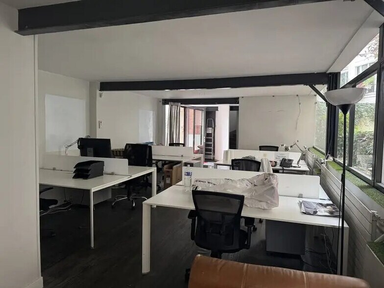 Office in Paris for lease - Building Photo - Image 2 of 13