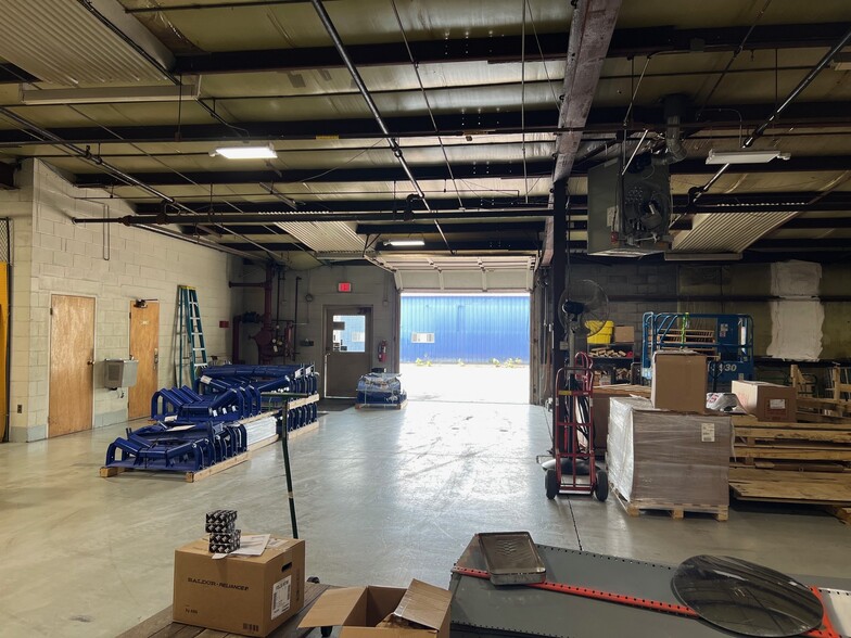 110 Robinson St, Binghamton, NY for sale - Interior Photo - Image 3 of 4