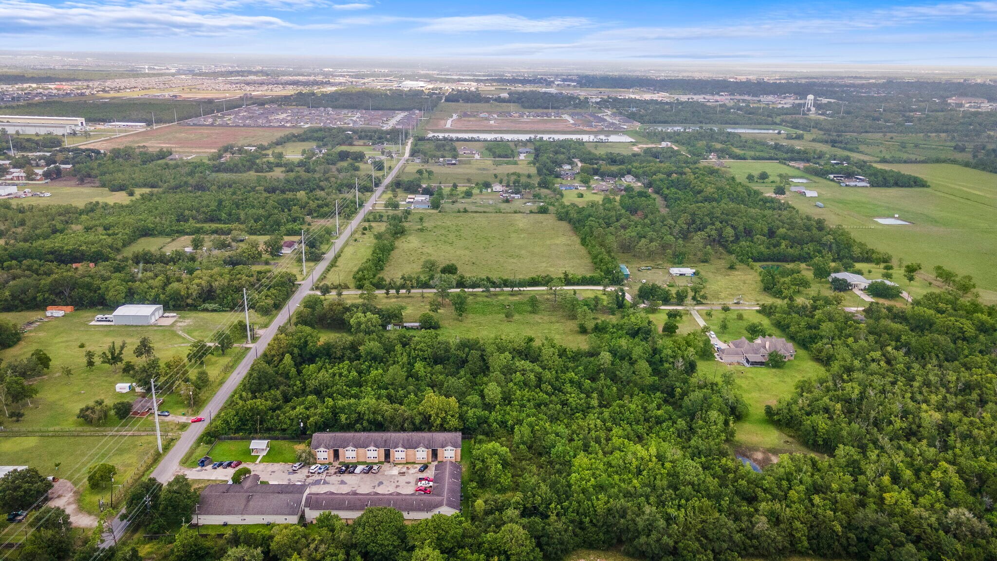 0 Jackson, Hitchcock, TX 77563 Unrestriced 2.5 Acres in Hitchcock