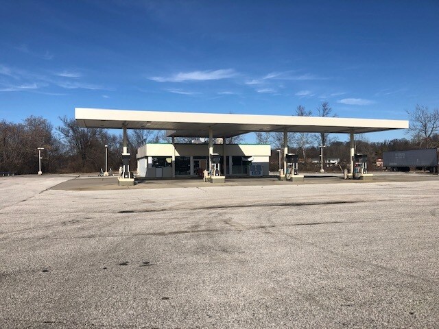 606 Shirlee St, Vincennes, IN for sale - Primary Photo - Image 1 of 1