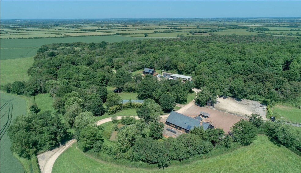 Kingswood Ln, Aylesbury for lease - Building Photo - Image 1 of 44