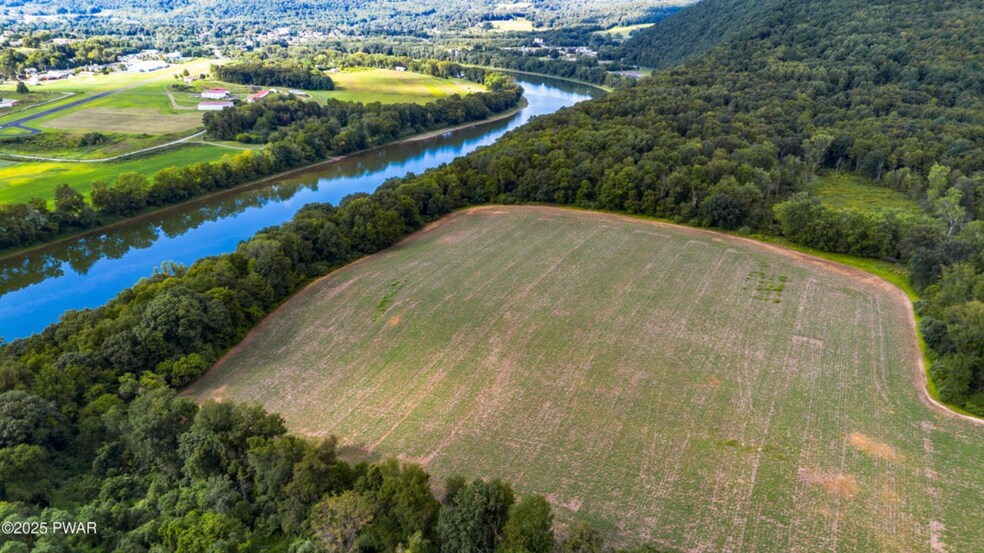 Wellwood Dr, Tunkhannock, PA for sale - Building Photo - Image 3 of 9