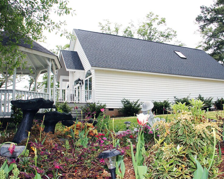605 Groce Meadow Rd, Taylors, SC for sale - Primary Photo - Image 1 of 1