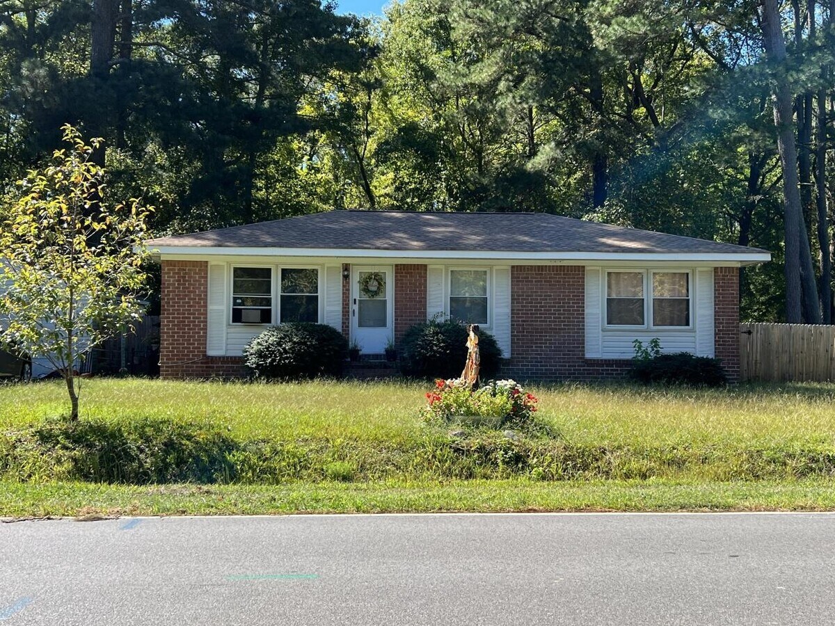 1725 Shipyard Rd, Chesapeake, VA 23323