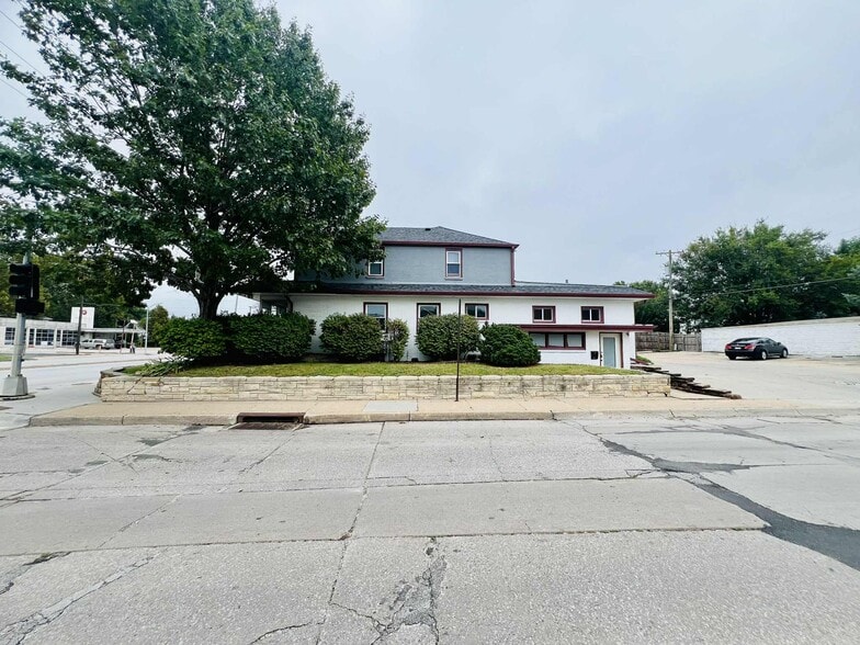 5519 Northwest Radial Hwy, Omaha, NE for sale - Building Photo - Image 2 of 29