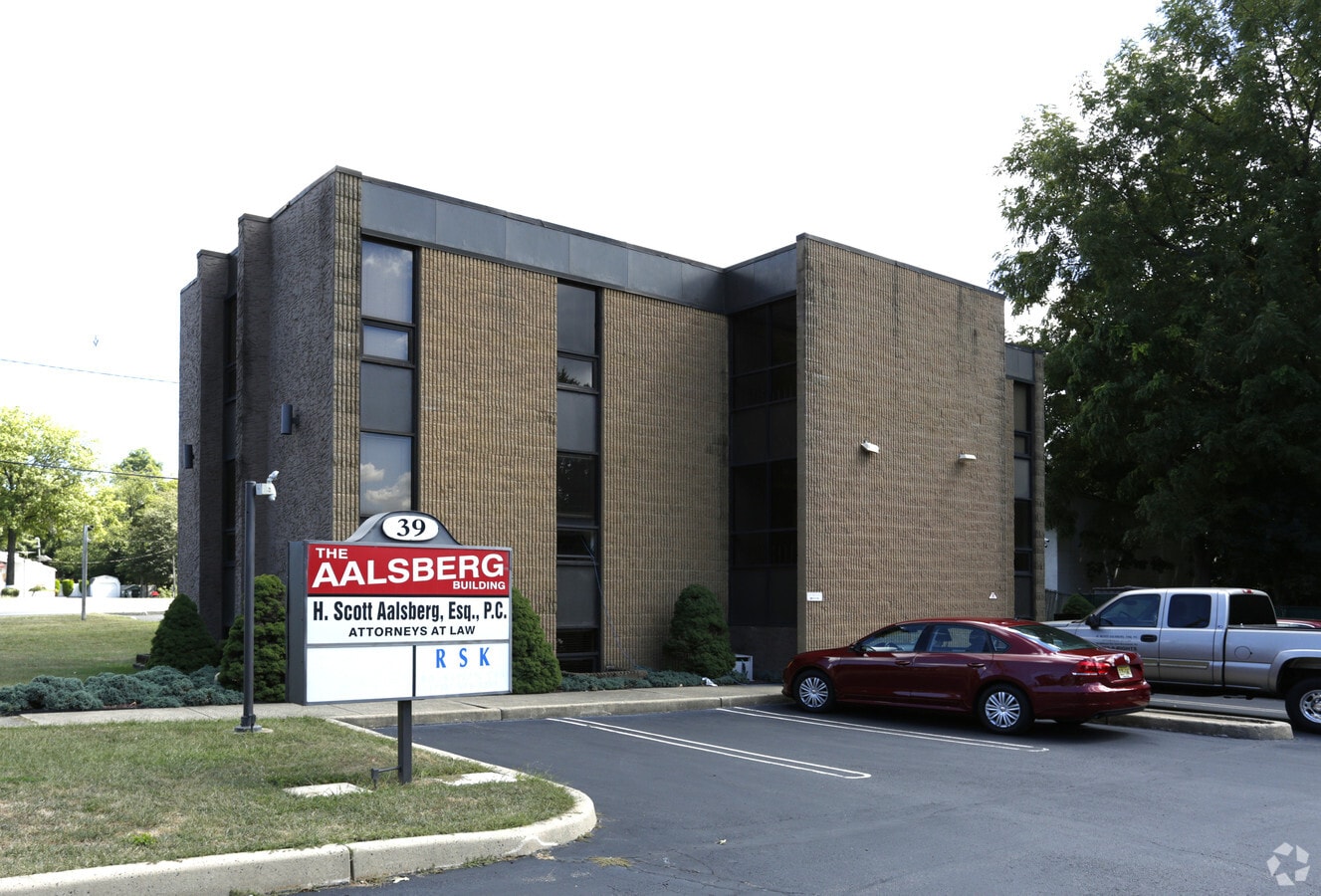 39 Milltown Rd, East Brunswick, NJ 08816