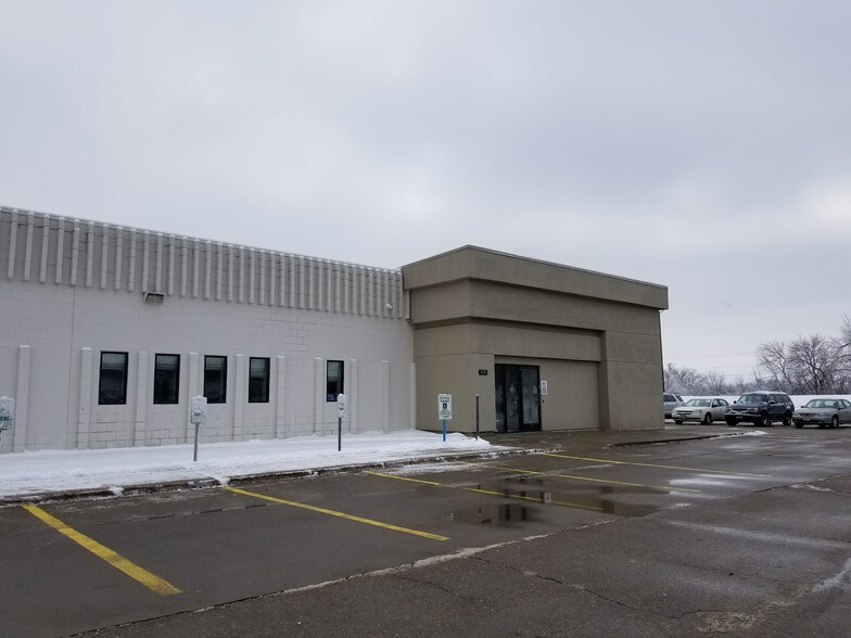 1118 N Main St, Austin, MN for sale - Primary Photo - Image 1 of 1