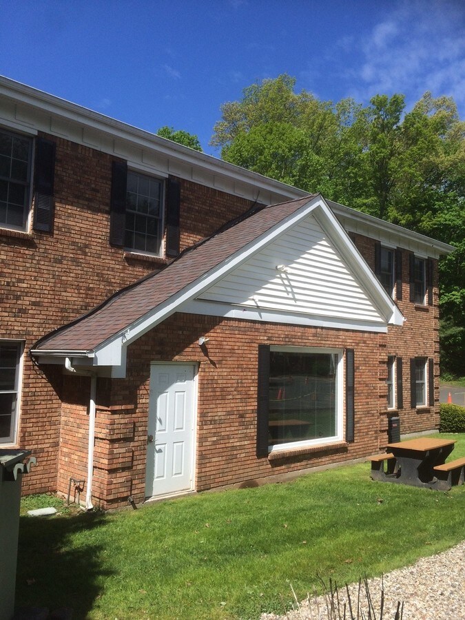 35 Cold Spring Rd, Rocky Hill, CT 06067