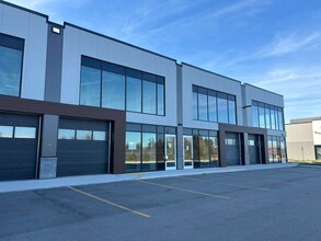 585 Hanlon Creek Blvd, Guelph, ON for lease Building Photo- Image 1 of 15