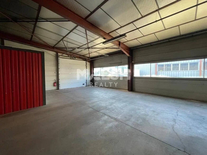 Flex in Bellignat for sale - Interior Photo - Image 2 of 9