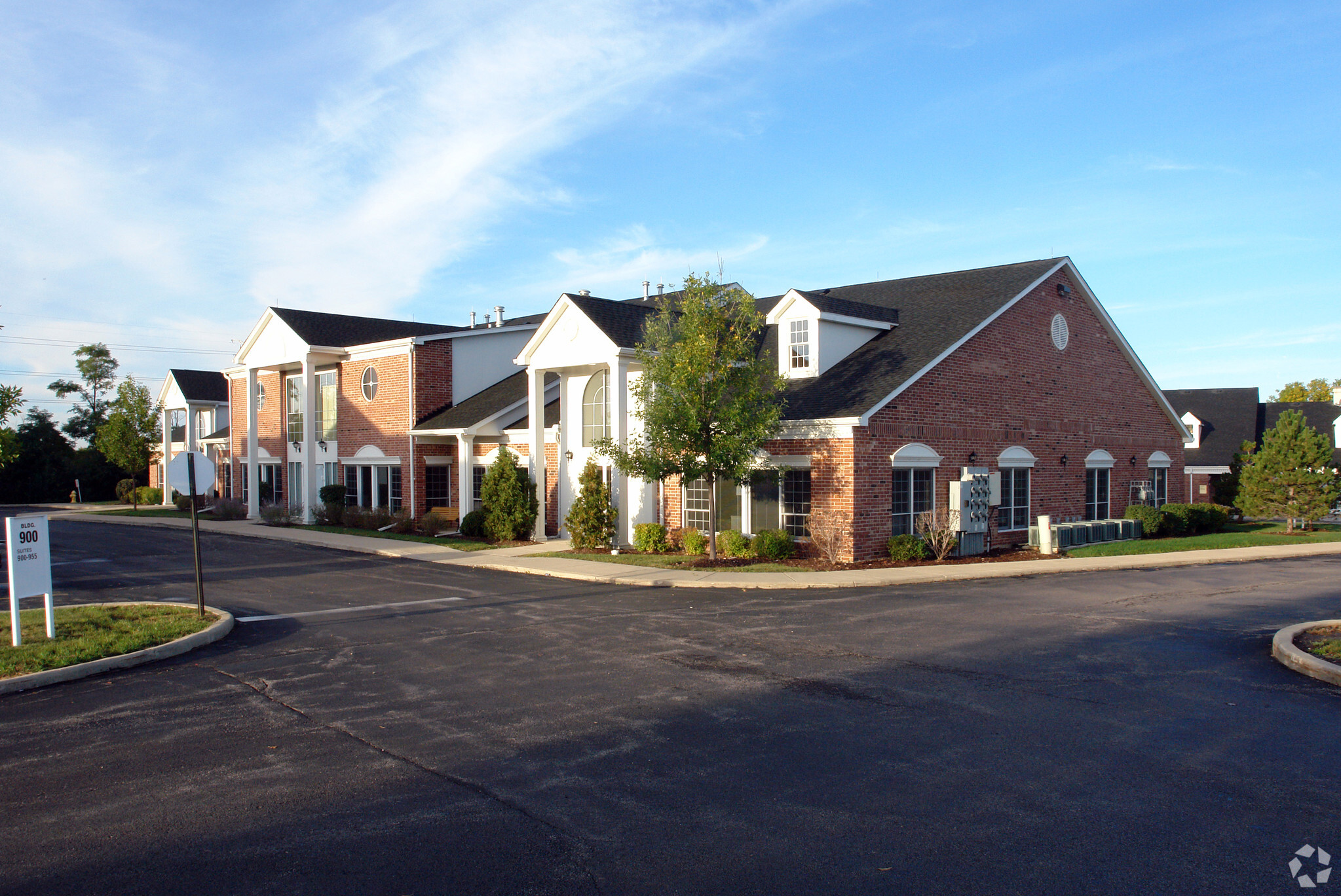 33 W Higgins Rd, South Barrington, IL for lease Building Photo- Image 1 of 5