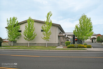 63004 NE 18th St, Bend, OR for lease Building Photo- Image 2 of 2