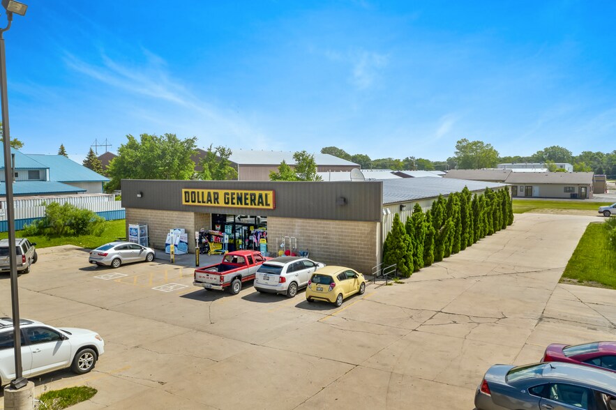 213 Jefferson St, Cambridge, WI for sale - Building Photo - Image 1 of 1