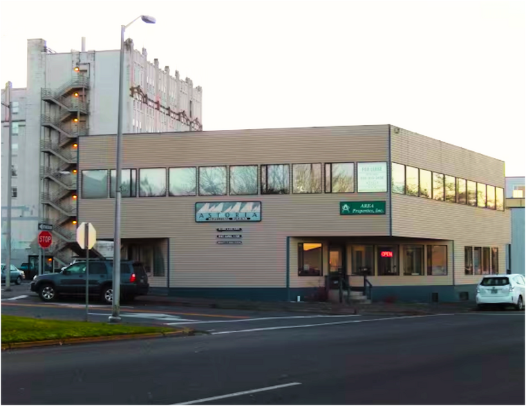 1490 Commercial St, Astoria, OR for lease - Building Photo - Image 1 of 11