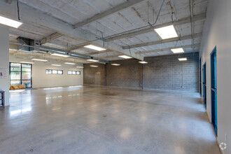 259-261 Moffett Blvd, Mountain View, CA for lease Interior Photo- Image 2 of 4