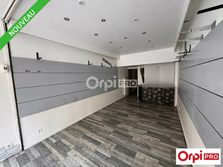 Retail in Romans-sur-Isère for lease - Interior Photo - Image 3 of 7