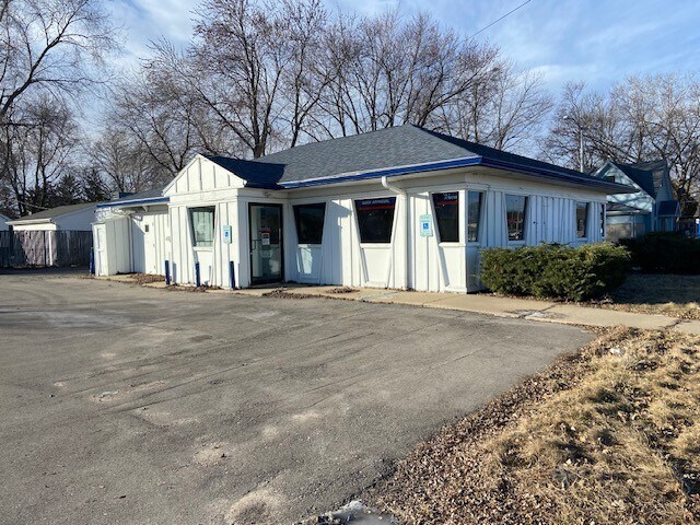 505 W Murdock Ave, Oshkosh, WI for lease Building Photo- Image 1 of 8