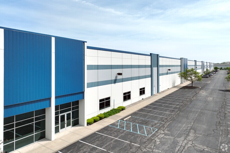 3052 N Distribution Way, Greenfield, IN for sale - Primary Photo - Image 1 of 1