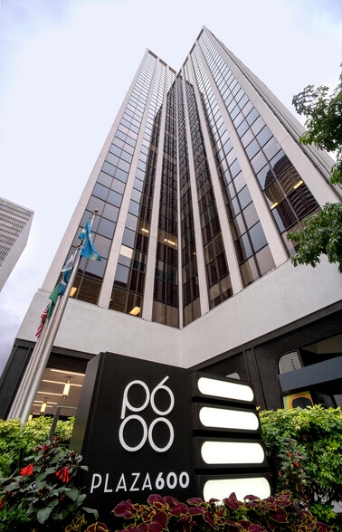 600 Stewart St, Seattle, WA for lease - Building Photo - Image 2 of 8