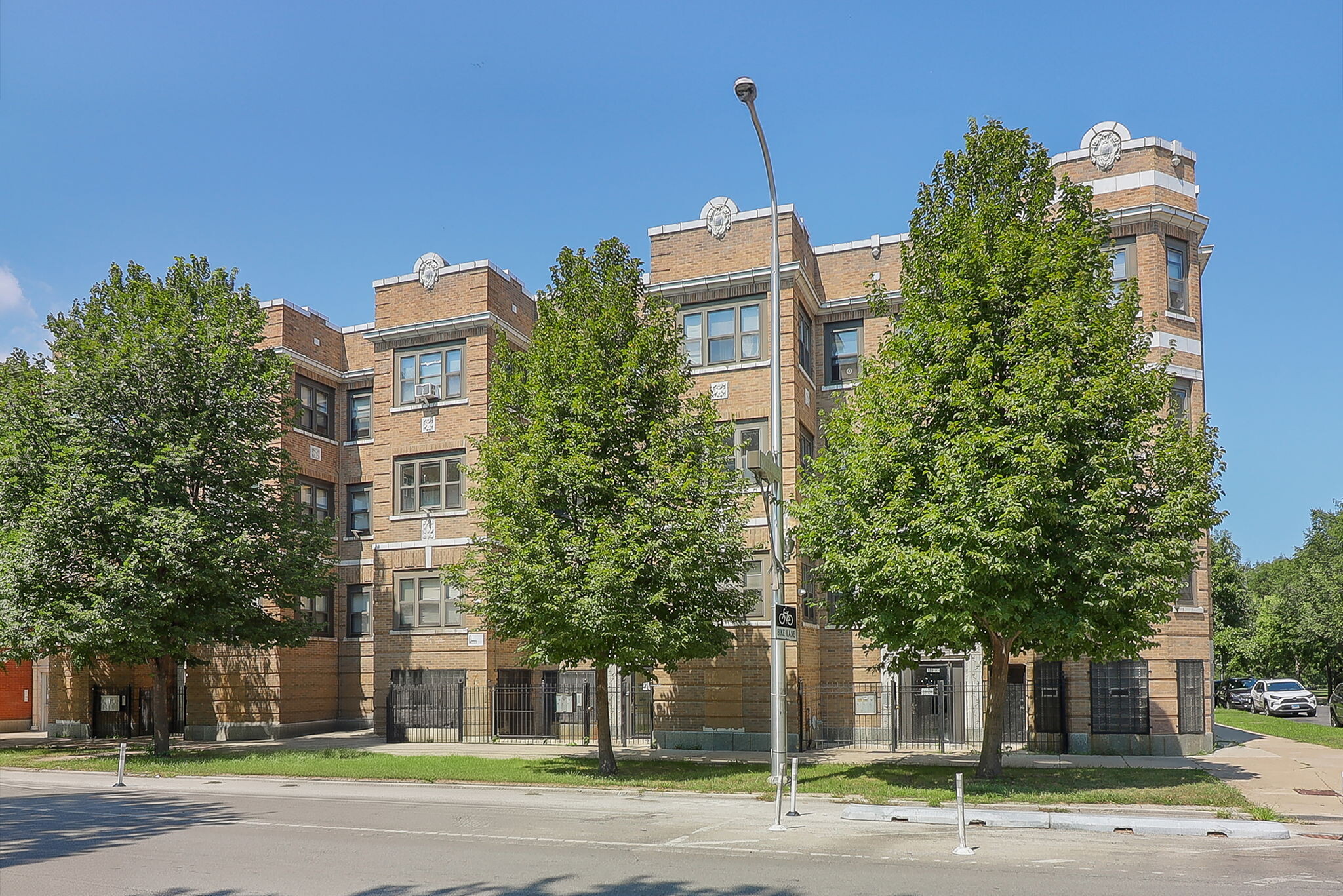 3100 W Douglas Blvd, Chicago, IL for sale Building Photo- Image 1 of 10