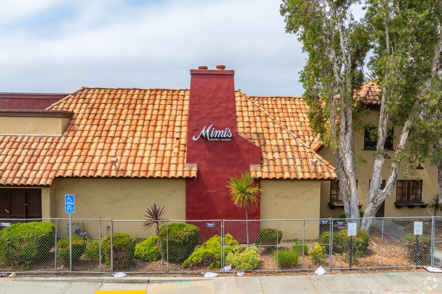 2177 Vista Way, Oceanside, CA for lease - Building Photo - Image 3 of 4