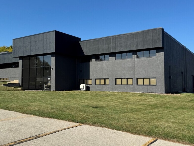 2985 S Ridge Rd, Green Bay, WI for sale - Building Photo - Image 2 of 152