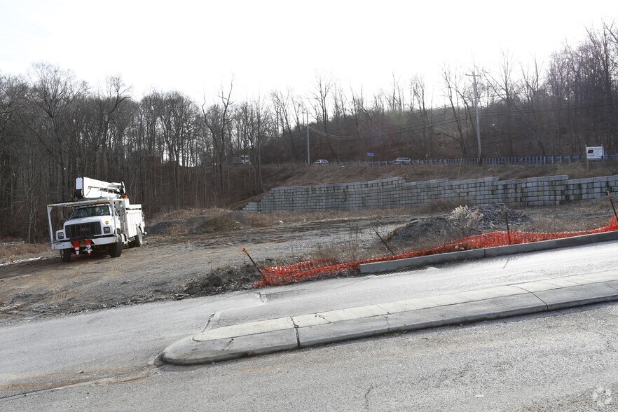 1869 Mount Nebo Rd, Sewickley, PA for sale - Building Photo - Image 2 of 2