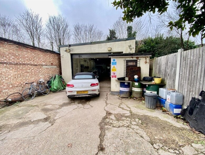 128C Upminster Rd, Havering for sale - Primary Photo - Image 3 of 3