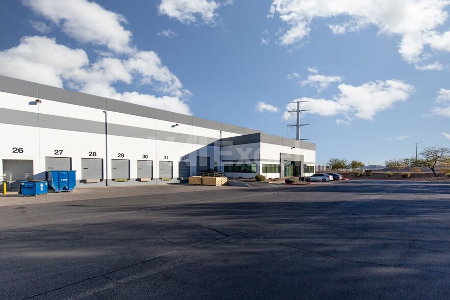 7390 Eastgate Rd, Henderson, NV for lease - Building Photo - Image 3 of 5