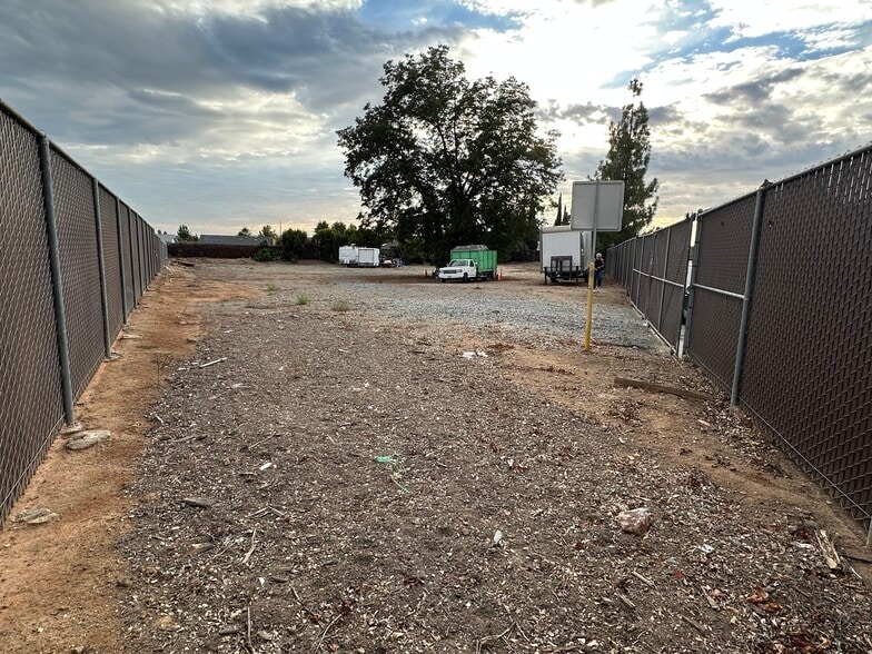 2534 E El Norte Pky, Escondido, CA for lease - Building Photo - Image 3 of 6