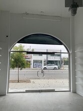 7450-7454 Melrose Ave, Los Angeles, CA for lease Interior Photo- Image 2 of 2