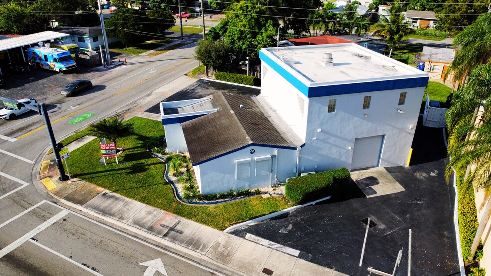 6151 Pembroke Rd, Miramar, FL for lease - Building Photo - Image 1 of 4