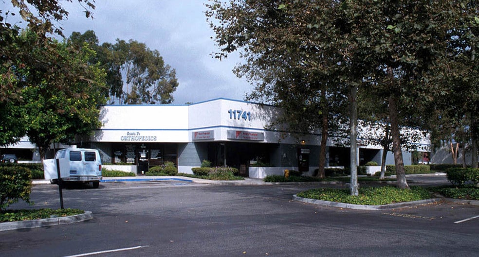 11741 Telegraph Rd, Santa Fe Springs, CA for sale - Primary Photo - Image 1 of 14