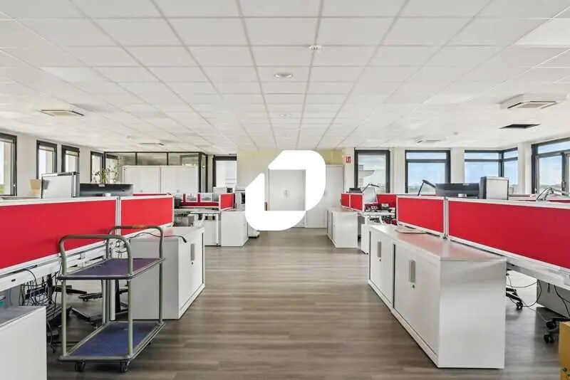 Office in Viry-Châtillon for lease - Interior Photo - Image 2 of 14