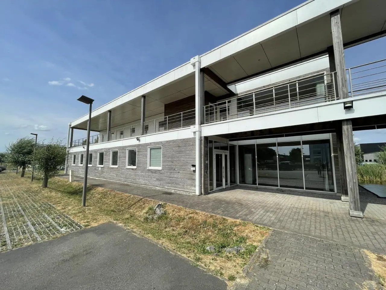 Office in SAINGHIN-EN-MÉLANTOIS for sale Building Photo- Image 1 of 13